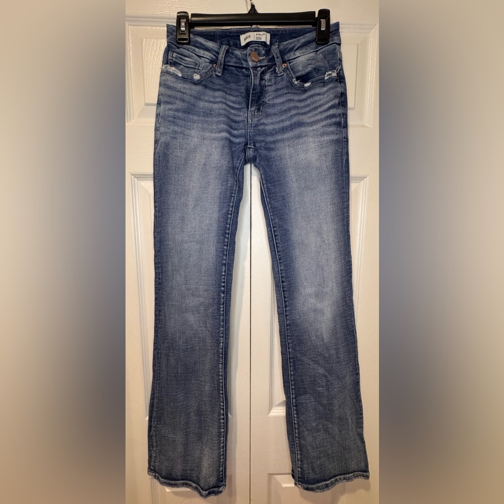 BKE Women's Straight Leg Jeans - Faded Blue Wash